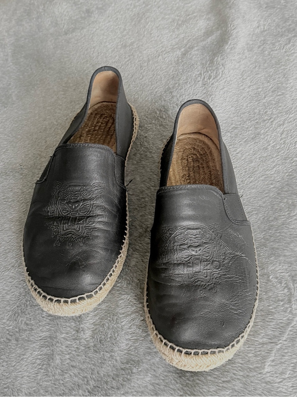 Kenzo Black Leather Tiger Embossed Slip-On Espadrilles – EU 41 / US 8.5